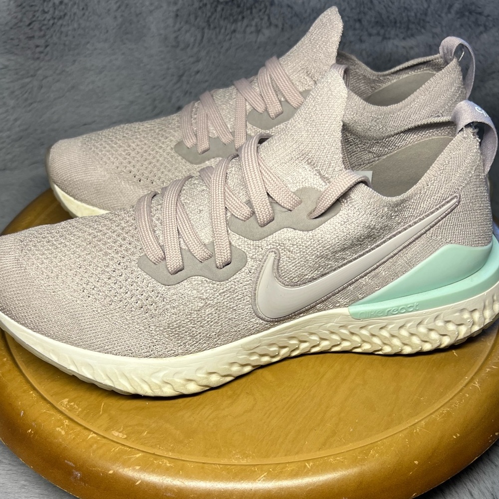 Women’s size 9.5 Nike Flyknit 2.0 Moon Particles